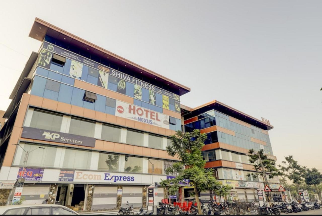 Hotel Nexus Сурат Екстер'єр фото
